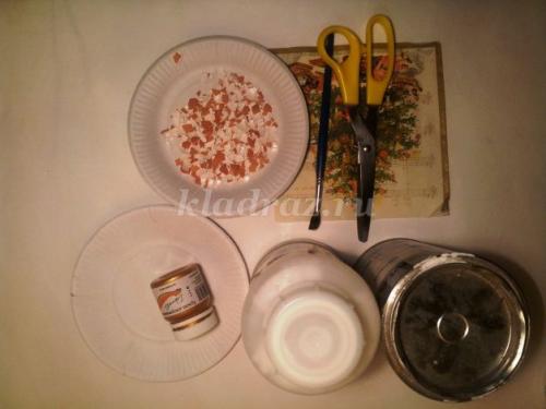 Декупаж с яичной скорлупой. Декупаж подноса из дерева яичной скорлупой 18