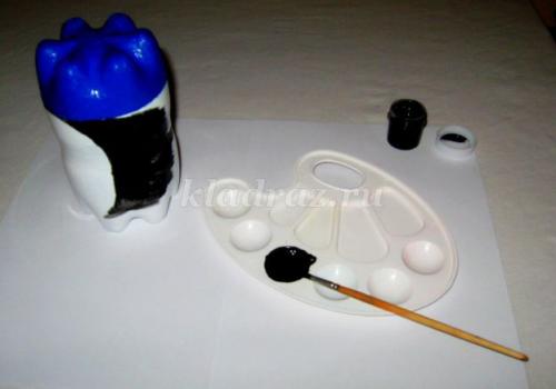 Как сделать из бутылки пингвина. Пингвин из пластиковых бутылок своими руками. Мастер-класс 07