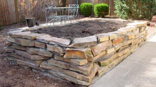 Грядки из бетонного бордюра. Материалы для окантовки