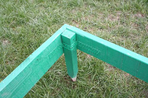 Бордюр для грядок своими руками. Бордюр из дерева — всё в ваших силах 01