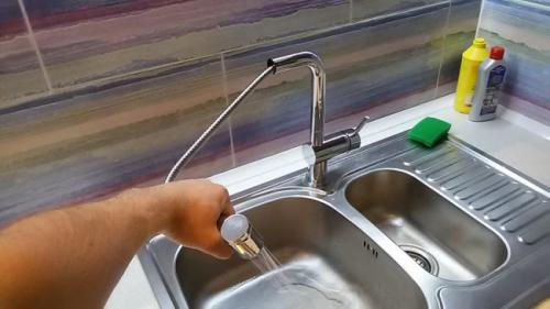 Кухня гостиная 40 метров в частном доме. Дизайн современной кухни-гостиной 40 кв м с фасадами из стекла и пеналами с техникой