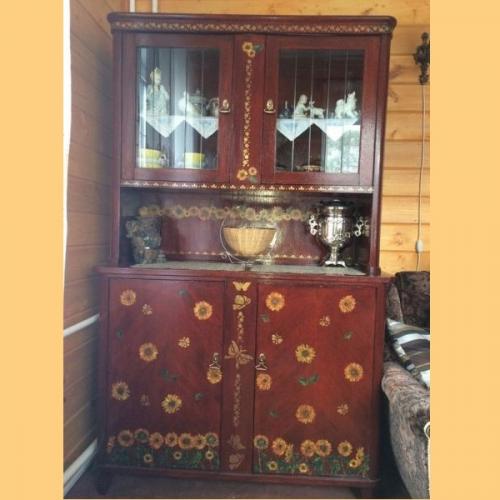 Старинный буфет в современном интерьере. Русский колорит 07