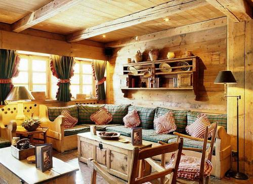 Интерьер деревянного загородного дома. Стиль кантри в интерьере деревянного дома 01