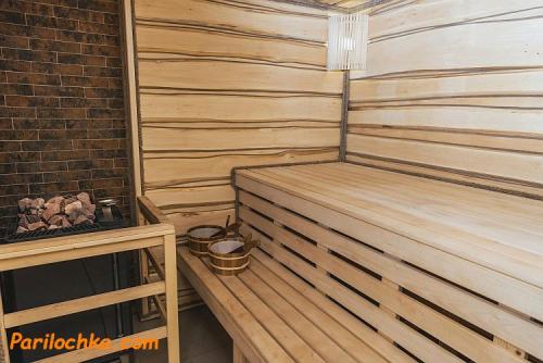 Стены из необрезной доски. Внутренняя отделка