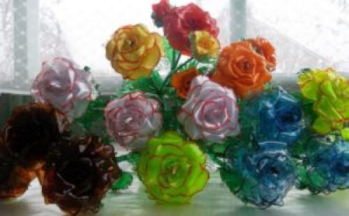 Как вырезать цветы из пластиковых бутылок. Переходим к поделкам