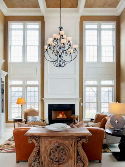 Интерьер комнаты с двумя окнами на одной стене. Особенности планировки