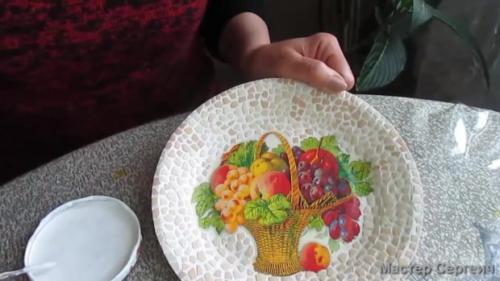 Декупаж тарелок с яичной скорлупой. Декупаж тарелки яичной скорлупой (кухонный декор)
