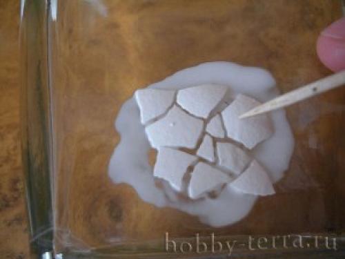 Декупаж яичной скорлупой на стекле. Декупаж яичной скорлупой: мастер-класс с фото