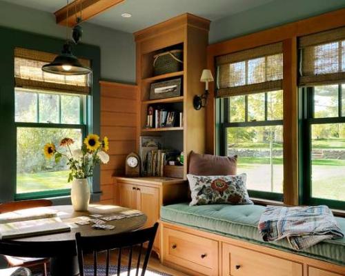 Интерьер комнаты с двумя окнами на одной стене. Особенности планировки