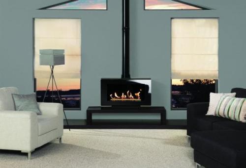 Гостиная с двумя окнами на смежных стенах. Мебельный гарнитур