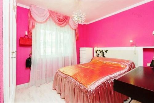 Спальня в розовом цвете. Особенности применения и влияние на эмоциональнее состояние