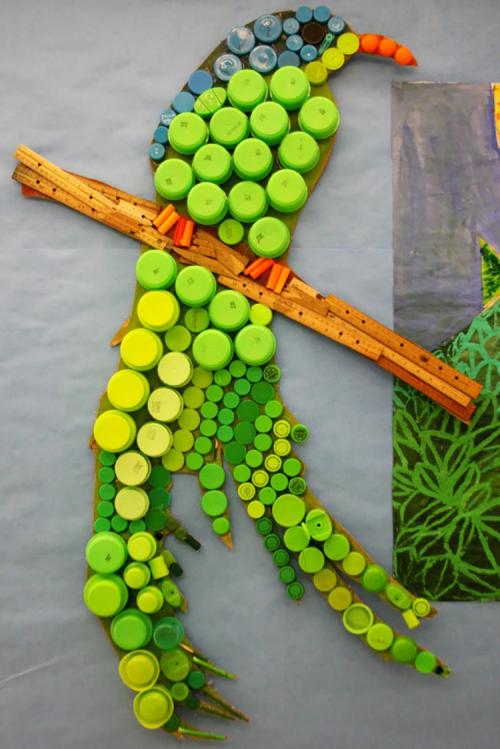 Поделки из пластиковых бутылок. Поделки из пластиковых крышек от бутылок