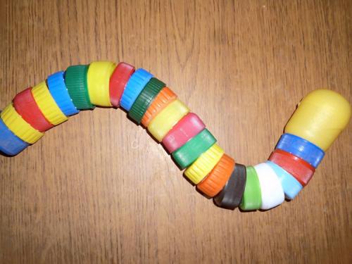 Поделки из пластиковых бутылок. Поделки из пластиковых крышек от бутылок