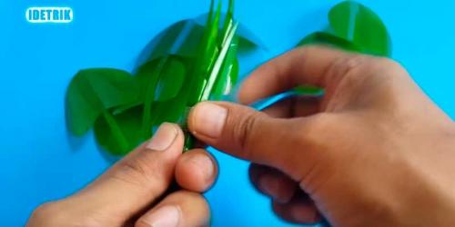 Объемные цветы из пластиковых бутылок. Как сделать цветы из пластиковых бутылок своими руками для сада и огорода