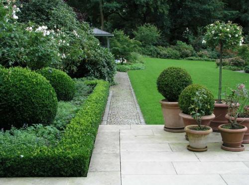 Дизайн двора своими руками частного дома. Принципы планировки двора возле частного дома 11