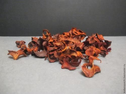 Топиарий из фисташковой скорлупы.