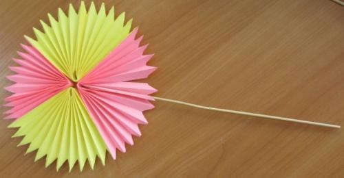 Детские поделки для мамы. Поделка на День Матери для детского сада из салфеток, гофрированной бумаги или картона (шаблоны прилагаются)