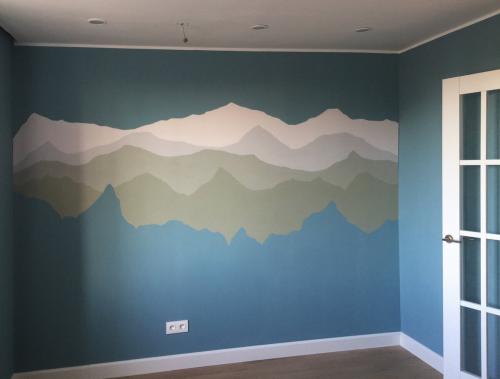Как нарисовать горы на стене в детской. МАСТЕР-КЛАСС: Как быстро и недорого декорировать пустую стену
