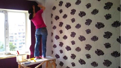 На какую стену клеить обои с рисунком. 10 советов, как поклеить обои с крупным рисунком