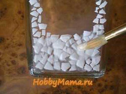 Декупаж из яичной скорлупы. Как с помощью яичной скорлупы создать шедевр декоративного искусства: мозаика и декупаж 17