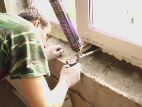 Прорезиненный утеплитель для окон. Утепление откосов и подоконников