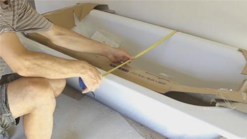 Как закрепить ванну, чтобы не двигалась. Способ первый — монтаж стальной ванны на кирпич