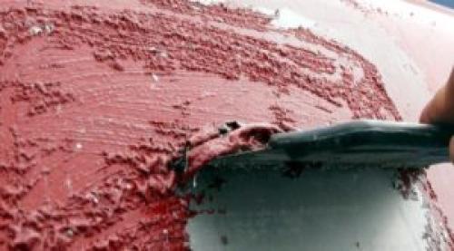 Зачистка стен от старой краски. Как удалить старую краску химическим способом