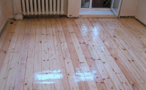Как положить плитку на деревянный пол в хрущевке. Способы реставрации деревянных полов в «хрущевке»