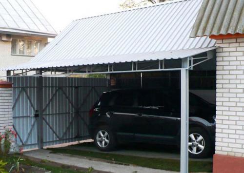 Полукруглый навес из профнастила. Фото навесов из металлопрофиля и профнастила, козырек из профлиста