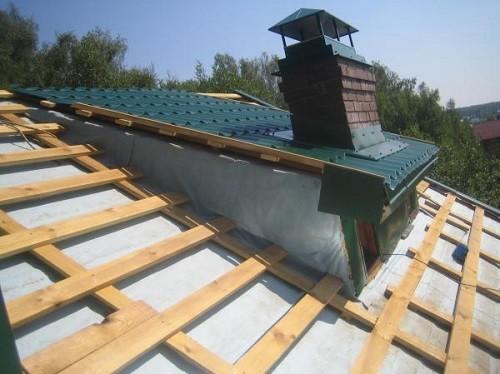 Обрешетка под металлочерепицу своими руками. Как происходит установка обрешетки кровли для металлочерепицы своими руками