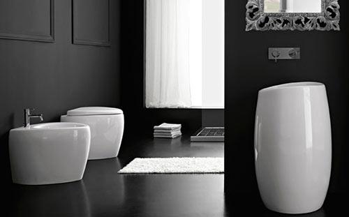 Маленькая ванная комната в частном доме. Ванная комната в частном доме