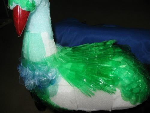 Как сделать павлина из. Птица счастья: павлин из пластиковой бутылки