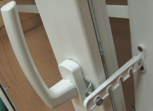 Механизм откидного окна. Запирающая фурнитура и ее разновидности