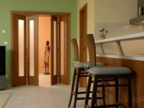 Как сделать деревянную дверь своими руками из досок. Подбираем материал: особенности различной древесины 08