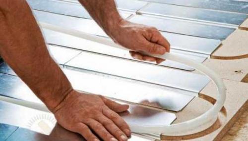 Чем лучше утеплить пол на балконе. Выравнивание пола на лоджии своими руками 08