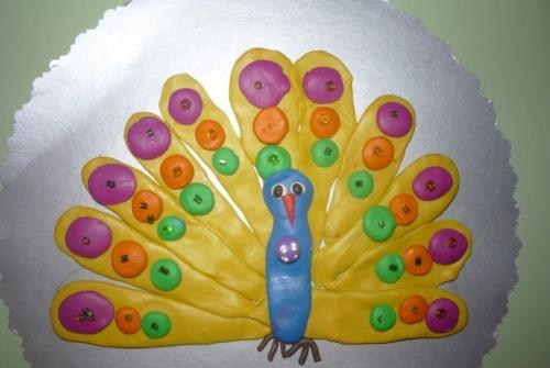 Как сделать павлина из. Птица счастья: павлин из пластиковой бутылки 31 Как сделать павлина из. Птица счастья: павлин из пластиковой бутылки 31