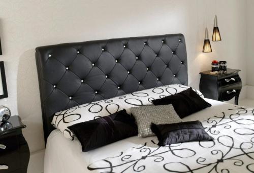 Спальня в черно белом стиле для девушки. Создание черно-белого интерьера спальни — креативность и баланс (+40 фото)