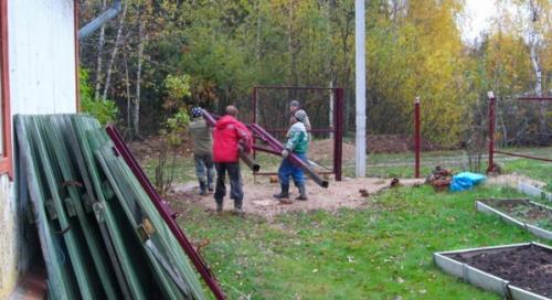 Подъемные ворота для гаража из профнастила своими руками. Особенности подъёмных ворот: 05 Подъемные ворота для гаража из профнастила своими руками. Особенности подъёмных ворот: 05