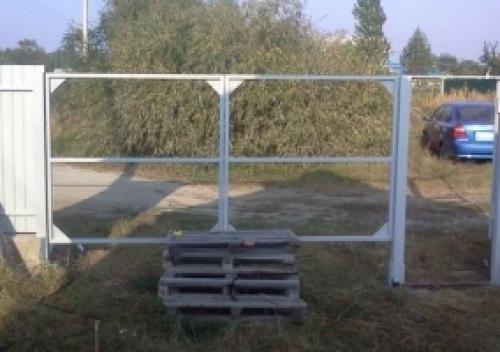 Ворота на гараж из профнастила. Особенности конструкции ворот, обшиваемых листами тонкого металла 06