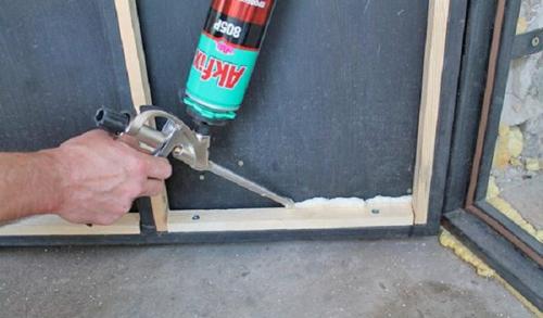 Как утеплить входную дверь в квартире. Способы утепления дверного полотна 06