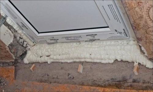 Как утеплить пластиковую входную дверь. Как утеплить балконную дверь быстро и недорого