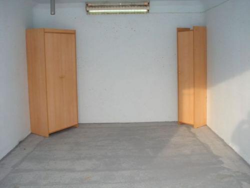 Заливаем пол в гараже. Основные требования к бетонному полу в гараже