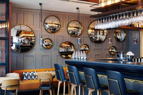 Зеркала в интерьере 09