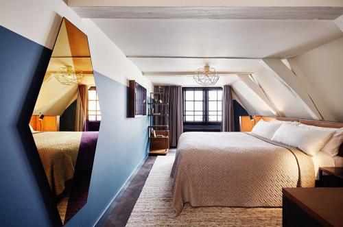 Зеркала в интерьере 13