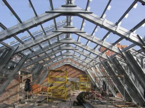 Как сделать второй этаж под крышей. Технологии возведения второго этажа