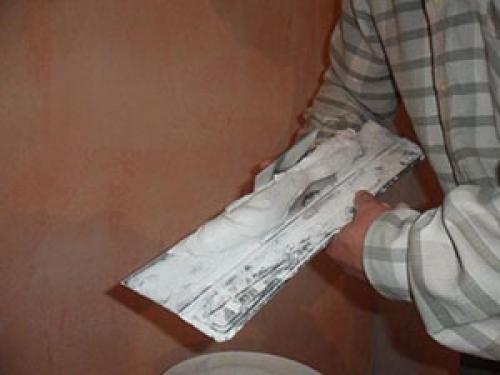 Как наносить финишную шпаклевку на потолок. Технология шпаклевки потолка