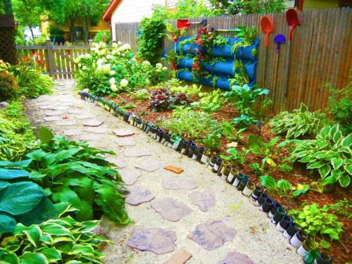 Подвесная клумба из пластиковых бутылок. Клумба из бутылок: 130 фото примеров оформления участка при помощи пластиковой и стеклянной тары