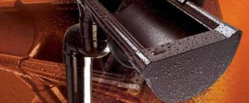 Отливы на крышу своими руками. В чем достоинства установки пластиковых отливов на крышу частного дома?