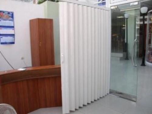 Дверь гармошка из пластиковых панелей. ПВХ панели