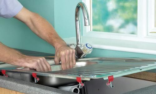 Сборка шкафчика под мойку. Пошаговая инструкция, как надежно прикрепить мойку к тумбе